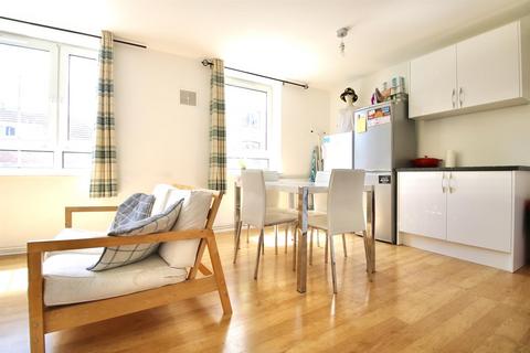 6 bedroom flat to rent, Mile End, London E3