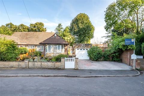 3 bedroom bungalow for sale, Coldharbour Close, Surrey TW20