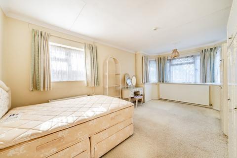 10 Coldharbour Close, Egham, TW20 8TH