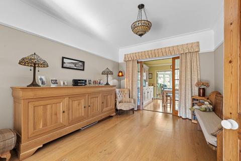 20 Vale Road, Worcester Park, KT4 7DZ