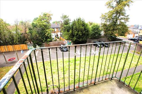 3 bedroom apartment for sale, Fowler House, Seven Sisters, London, N15