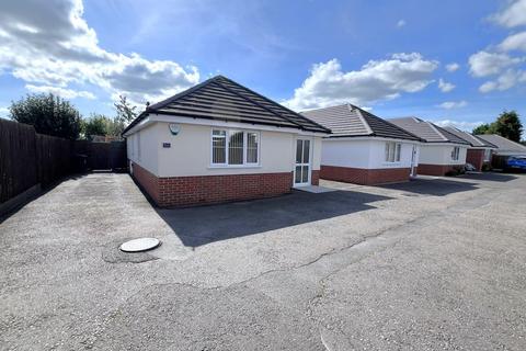 2 bedroom bungalow for sale, Cynthia Road, Parkstone, Poole, BH12