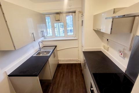 1 bedroom apartment to rent, Middle Park Avenue, London