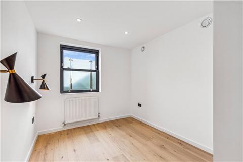 Flat 1, 74 Askew Road, London, W12 9BJ