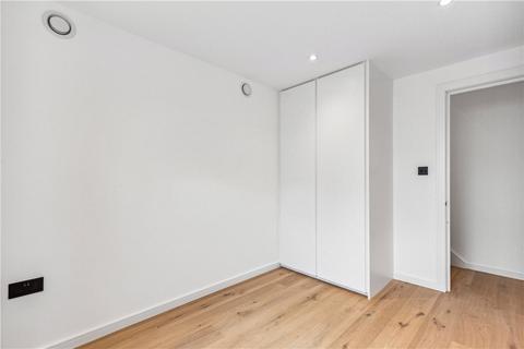 Flat 1, 74 Askew Road, London, W12 9BJ