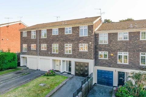 Hillcrest, Weybridge, KT13