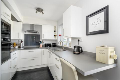 4 bedroom terraced house for sale, Hillcrest, Weybridge, KT13