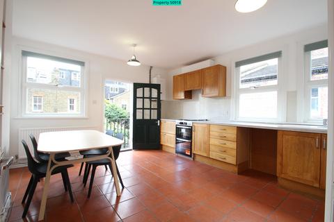 2 bedroom terraced house to rent, Fletching Road, London, E5 9QR