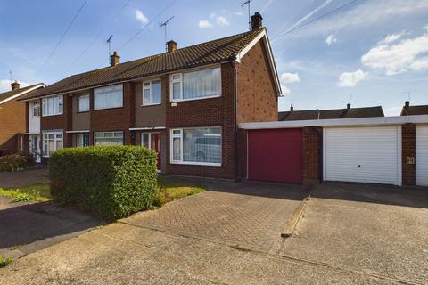 3 bedroom end of terrace house for sale, Warburtons, Stanford-le-Hope, SS17