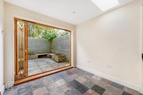 17 Wilmot Place, London, W7 3TZ