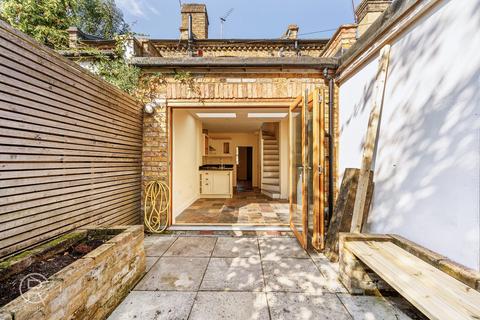 17 Wilmot Place, London, W7 3TZ