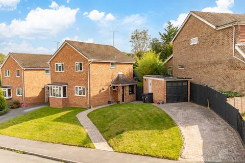 4 bedroom detached house for sale, Alders View Drive, East Grinstead RH19