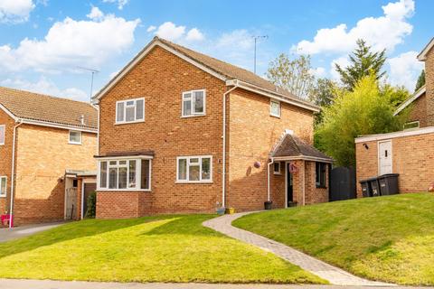 34 Alders View Drive, East Grinstead, RH19 2DN