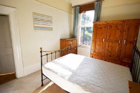 2 bedroom flat to rent, Bolton Road, Flat 4, London