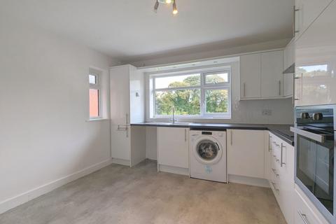 2 bedroom apartment to rent, First Floor Flat, Avondale Road North, Southport, Merseyside, PR9