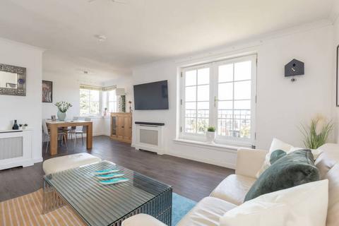 2 bedroom flat for sale, 1/6 Royal Apartments, Station Road, North Berwick, East Lothian, EH39 4AT