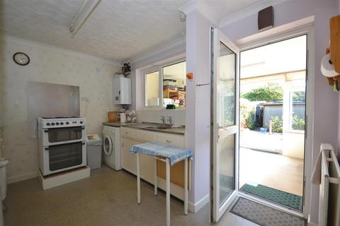 2 bedroom detached bungalow for sale, Woodlinken Close, Verwood