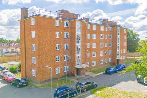 2 bedroom flat for sale, Longwood Gardens, Barkingside