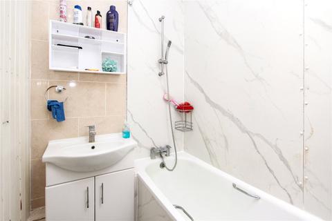 10 Passfield Path, London, SE28 8BT
