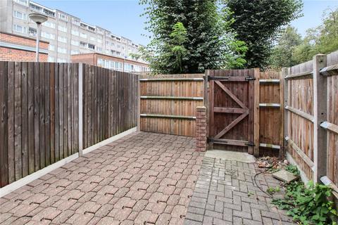 10 Passfield Path, London, SE28 8BT