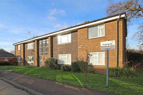 2 bedroom apartment to rent, Shamrock Close, Chichester, West Sussex