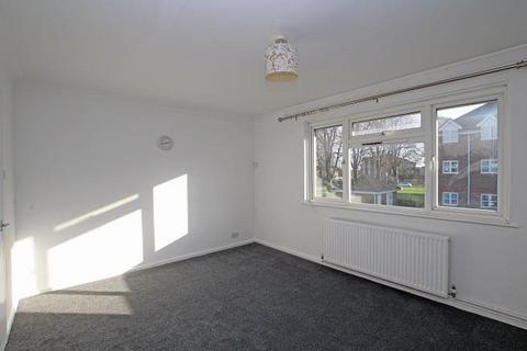 2 bedroom apartment to rent, Shamrock Close, Chichester, West Sussex