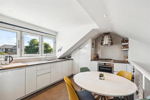 2 bedroom flat for sale, Cranbrook Road, London, W4