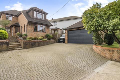 4 bedroom detached house for sale, Lenham Road, Platts Heath