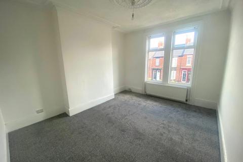 3 bedroom flat to rent, Stanhope Road, South Shields