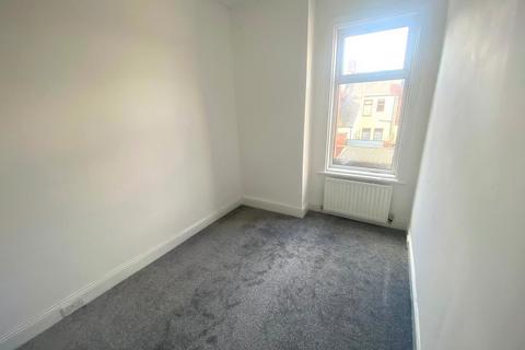 3 bedroom flat to rent, Stanhope Road, South Shields