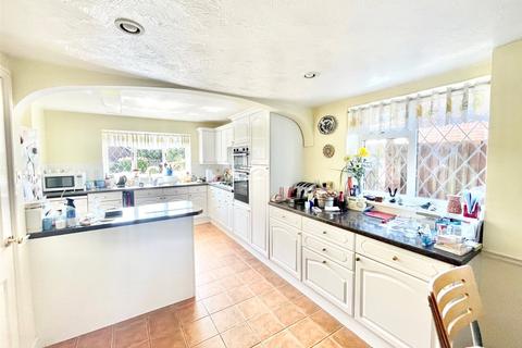 4 bedroom detached house for sale, Quantock Close, Eastbourne, East Sussex, BN23