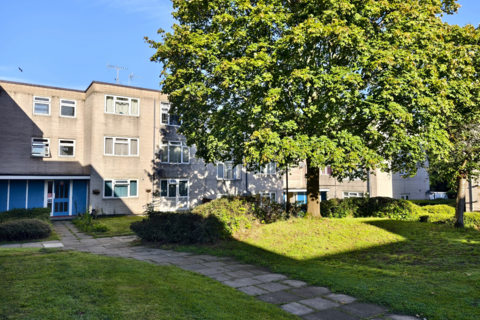 1 bedroom flat to rent, Caburn Court, Crawley RH11