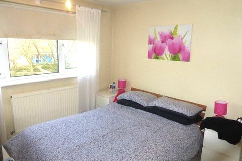 1 bedroom flat to rent, Caburn Court, Crawley RH11