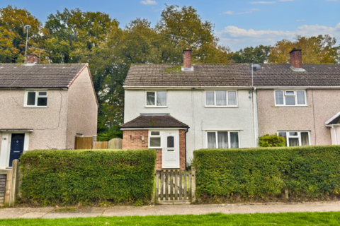 3 bedroom semi-detached house to rent, Cloverlands, Crawley RH10