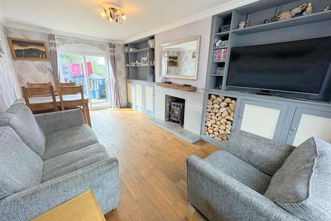 28 Glebeville, Leek, ST13 5QU