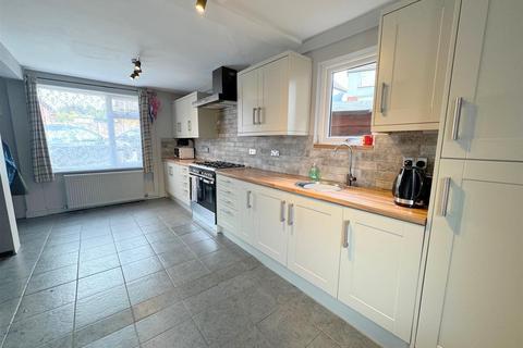 28 Glebeville, Leek, ST13 5QU