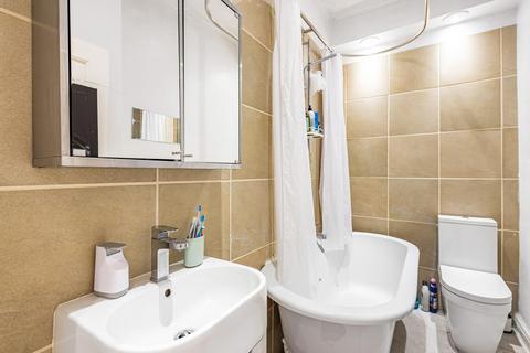 2 bedroom flat for sale, Sumatra Road, West Hampstead