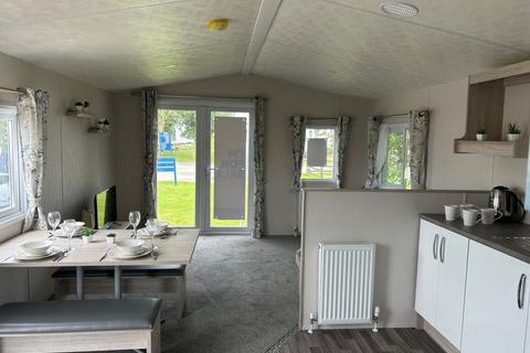 2 bedroom static caravan for sale, Sand le Mere Holiday Park