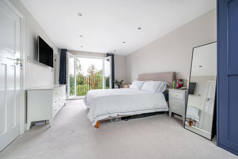 4 bedroom semi-detached house for sale, Vicars Close, Enfield EN1