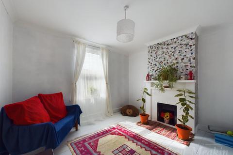 2 bedroom house for sale, Godstone Road, Kenley