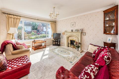 4 Strathmore Crescent, Wombourne, Wolverhampton, WV5 9BG