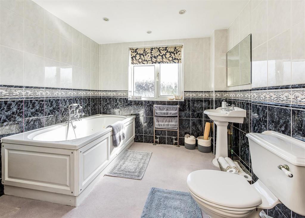 Bathroom2.jpg