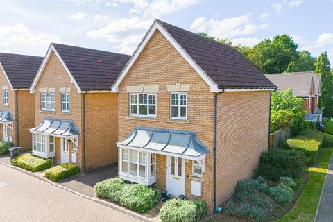 3 bedroom detached house for sale, Elderberry Close, Ilford IG6