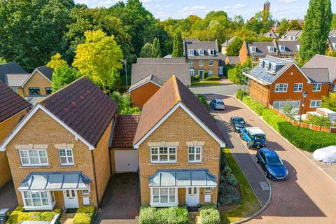 3 bedroom detached house for sale, Elderberry Close, Ilford IG6