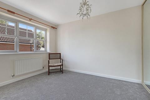 3 bedroom detached house for sale, Elderberry Close, Ilford IG6