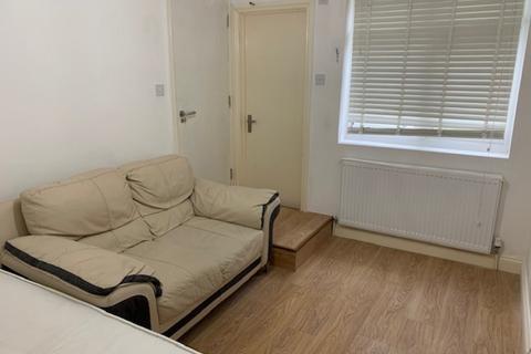 1 bedroom in a house share to rent, Thornton Heath CR7