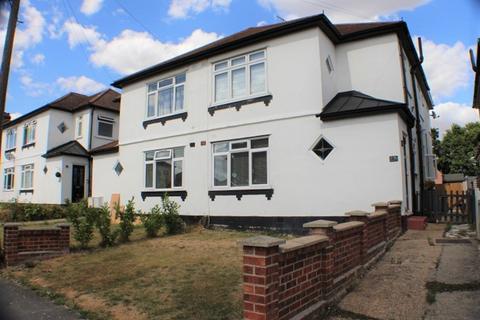 2 bedroom maisonette to rent, Maywin Drive, Hornchurch RM11