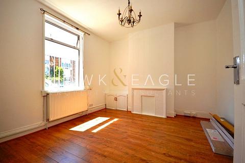 4 bedroom terraced house to rent, Henniker Road, London, Greater London. E15