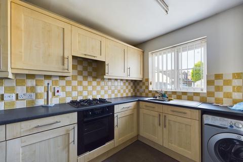 3 bedroom semi-detached house to rent, Crantock Road, Wigan, WN5