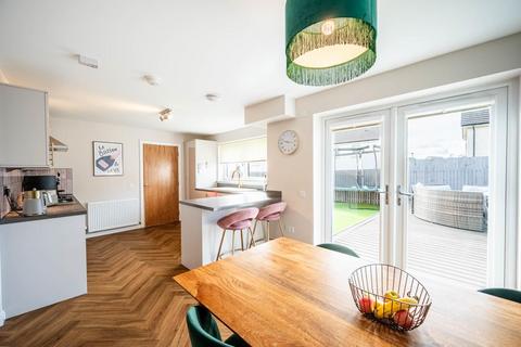 17 Bloom Drive, Coatbridge, ML5 4WG